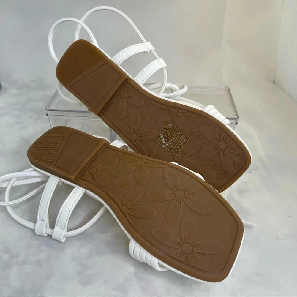 Girls White Block Heel Sandals with Ankle Straps size 4